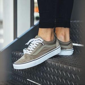 WOMEN'S VANS OLD SKOOL Silver Sage/True White